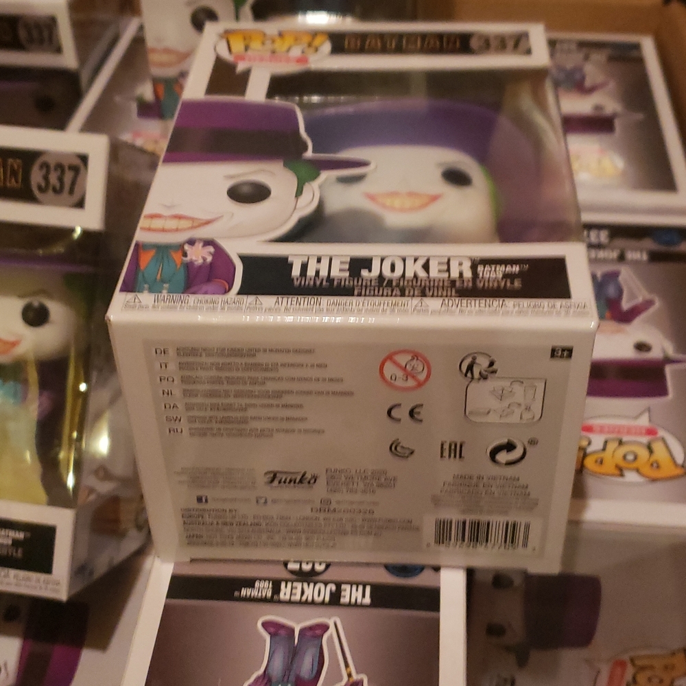 FUNKO POP THE JOKER NEW IN BOX - Picture 5 of 11